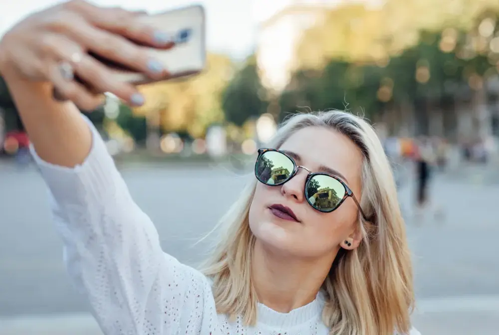 Dobre selfie - Sekrety naturalnych zdjęć bez błędów
