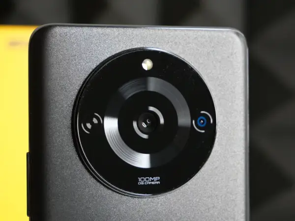 Smartfon z dobrym aparatem do 2000 zł - Wybierz idealny model